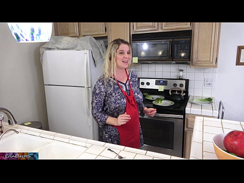 ❤️ Stepmom u munghje in cucina prima di a so data ☑ Porno à porn co.vegasservice.ru